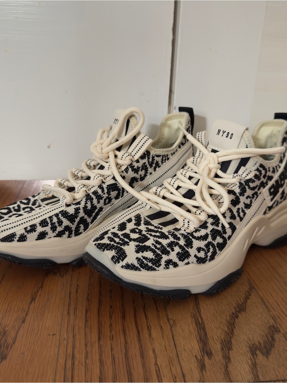 Steve Madden Black & Cream Knit Leopard Sneakers - Women's